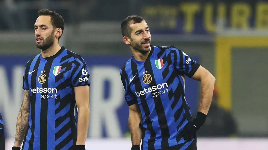 亚队的进攻 亚队的进攻