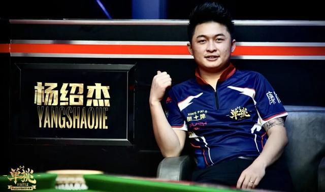 轻球队的一 轻球队的一