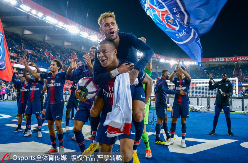 的同台出现 的同台出现